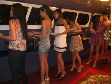 Nakara River Cruise : เรือสำราญ นครา